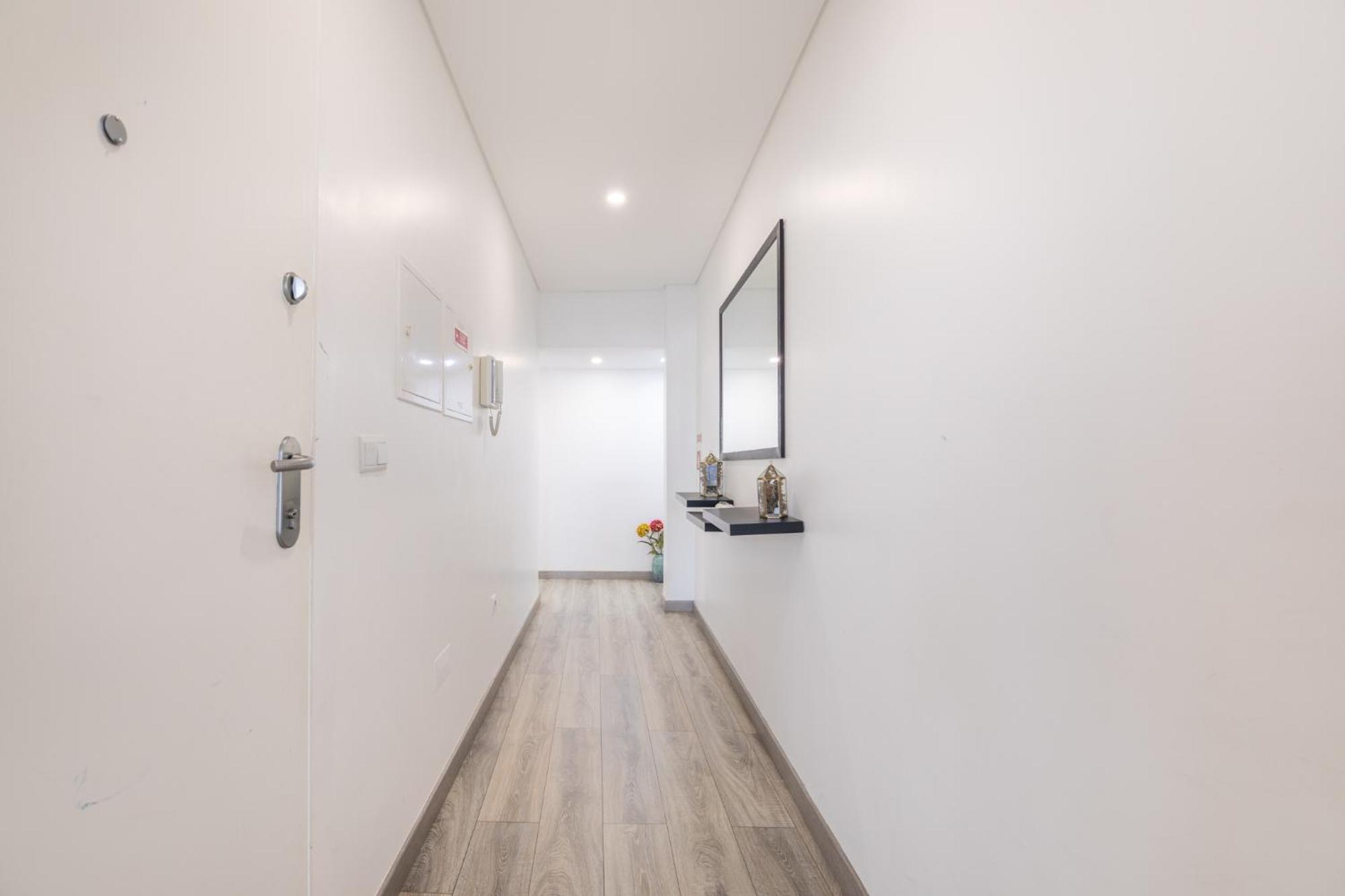 Deluxe Spacious Flats W Mezzanine By Host Wise Apartment Porto Room photo