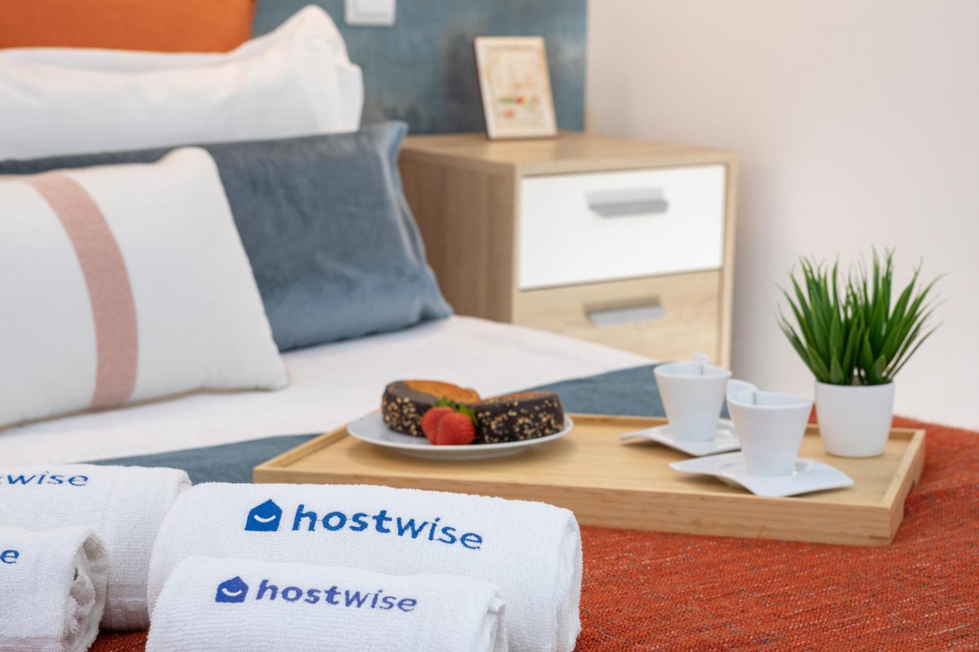 Deluxe Spacious Flats W Mezzanine By Host Wise Apartment Porto Room photo